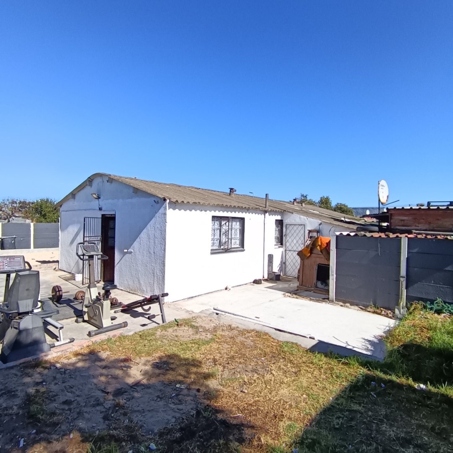 1 Bedroom Property for Sale in Matroosfontein Western Cape